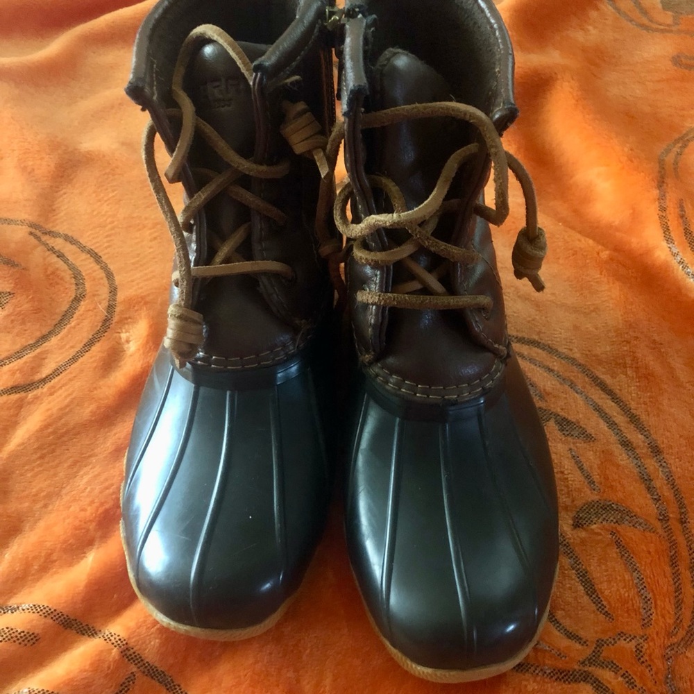 Sperry Saltwater Kids' Brown and Black Rain Boots